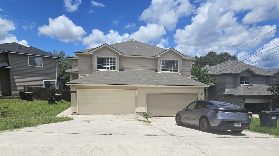 Property Photo:  844-846 Sagewood Trail  TX 78666 