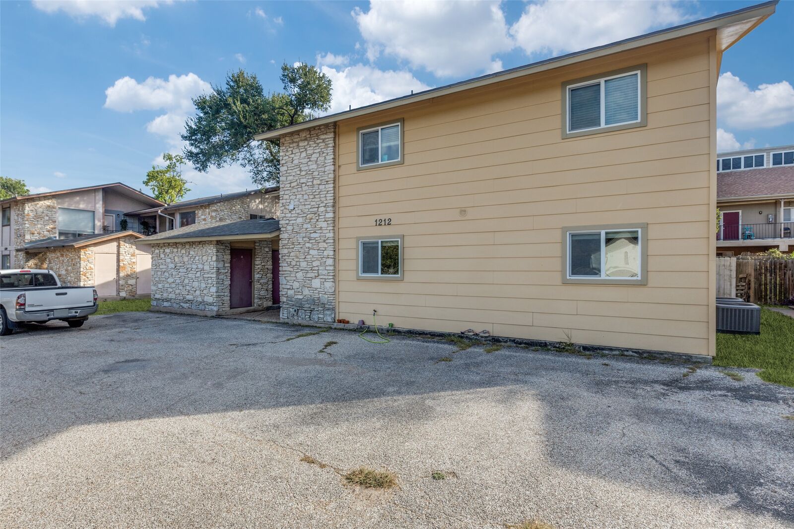 Property Photo: 1212 Hollow Creek Drive B TX 78704