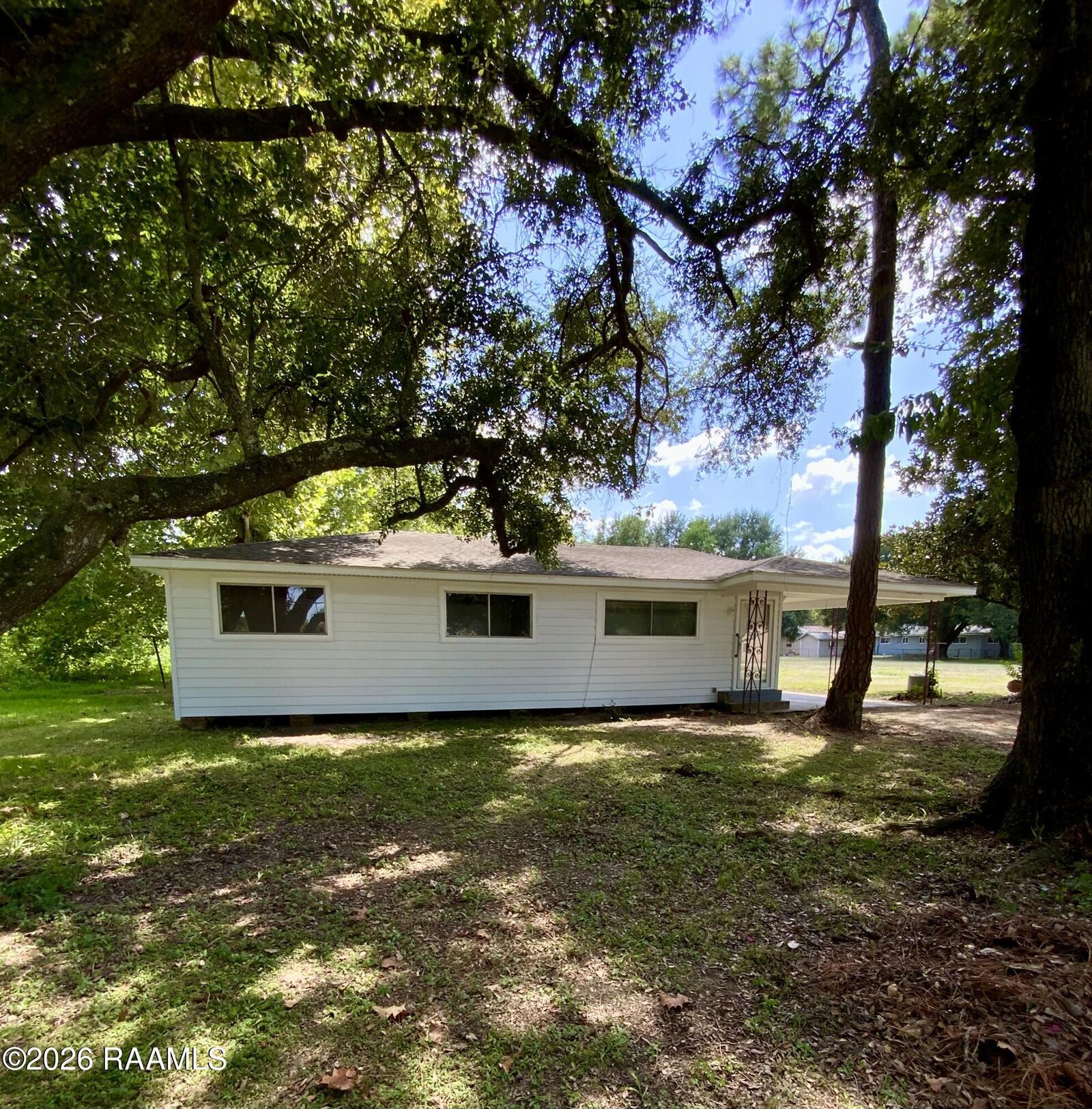 Property Photo: 2307 W Willow Street LA 70583