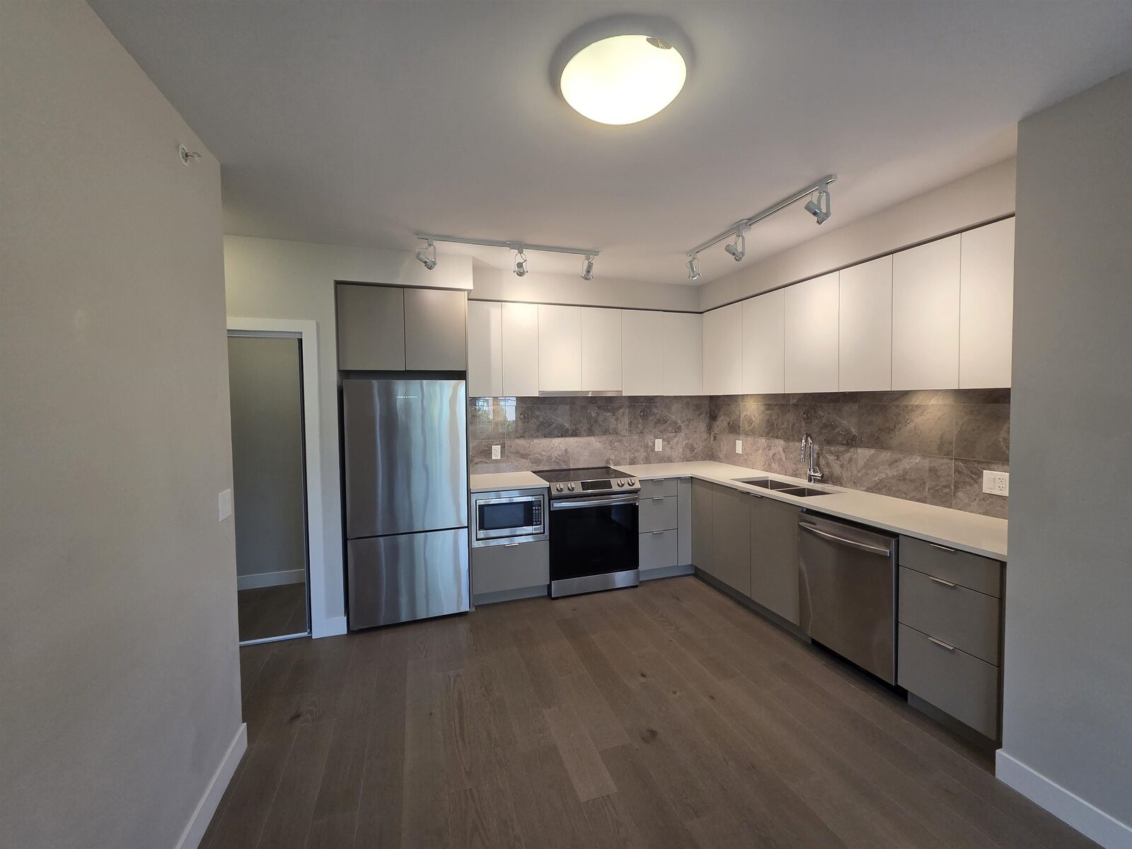 Property Photo:  8725 University Crescent 401  BC V5A 0G2 