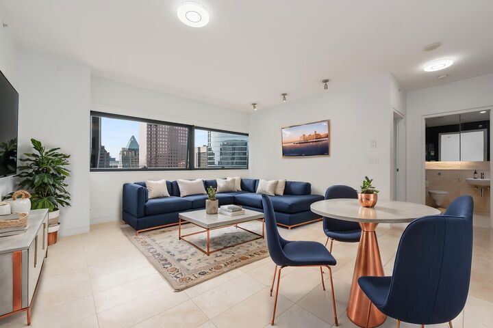 838 W Hastings Street 2604 — photo 1