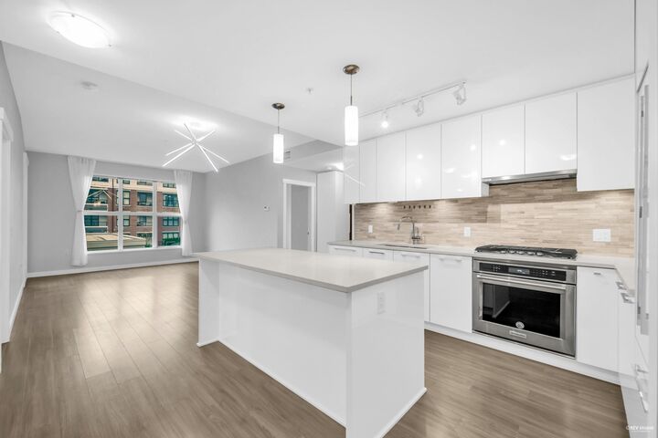 9551 Alexandra Road 225 — photo 1