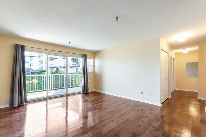 Property Photo:  33535 King Road 104  BC V2S 6Z5 