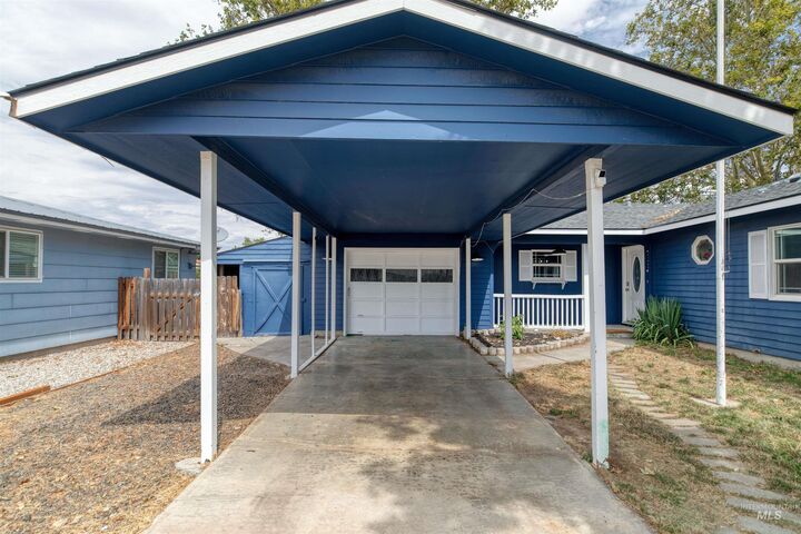 Property Photo: 1222 Vista Dr ID 83617