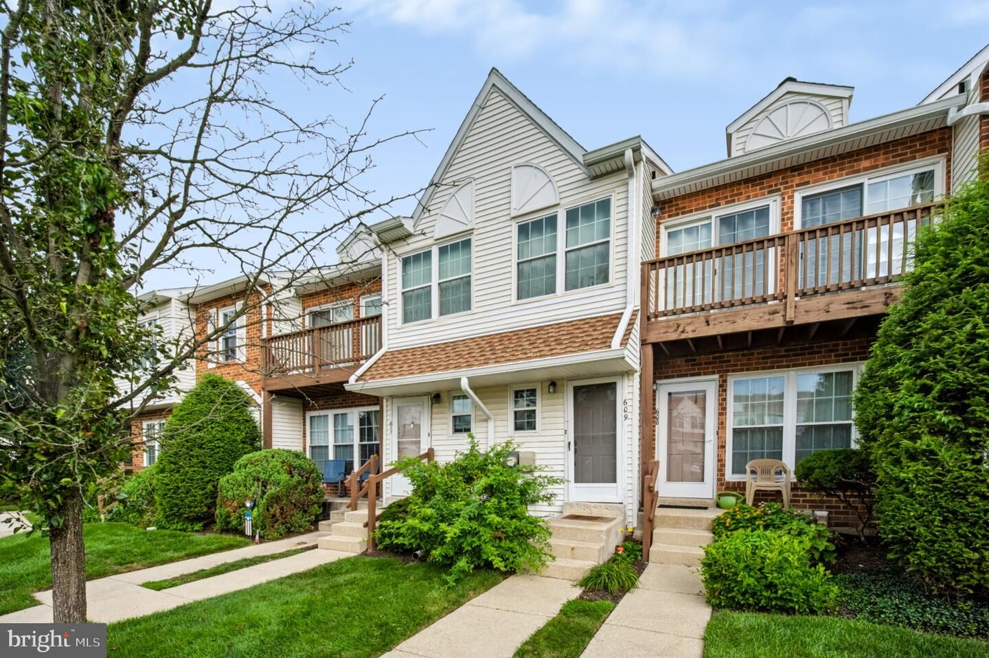 Property Photo: 609 Glen Lane PA 19403