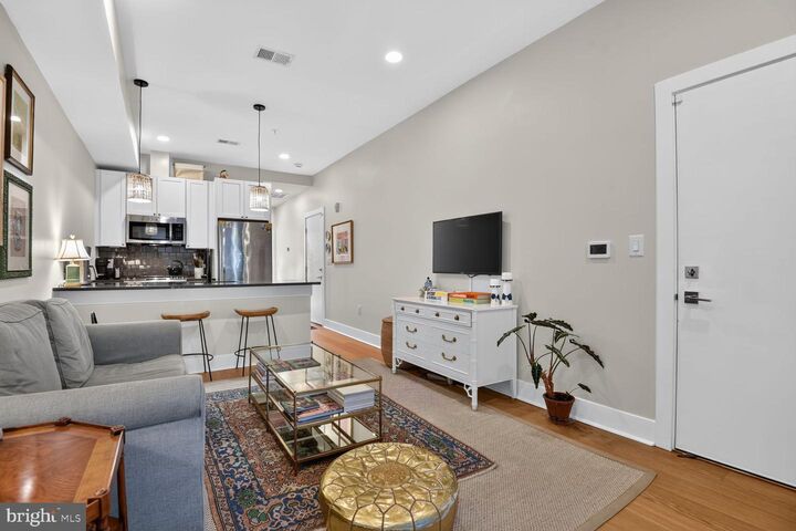 Property Photo:  11 15th Street NE 8  DC 20002 