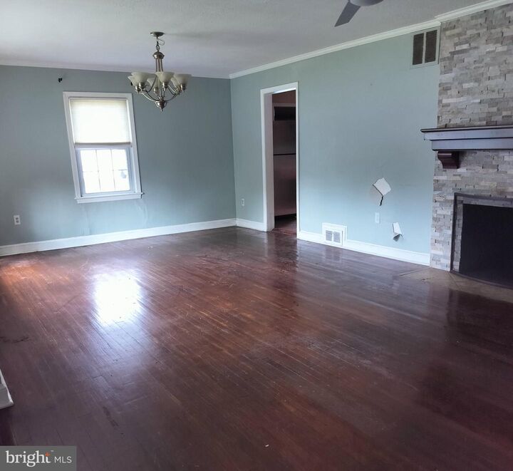 Property Photo:  226 Seneca Drive  MD 20745 
