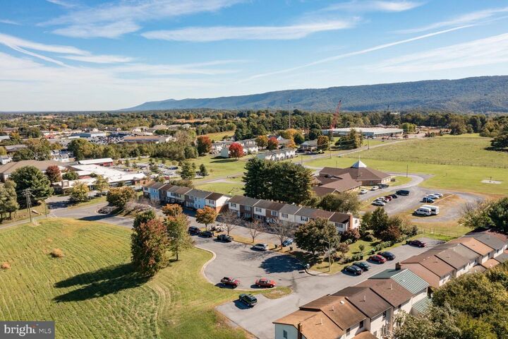 Property Photo:  1122 Wadewood Court  VA 22664 
