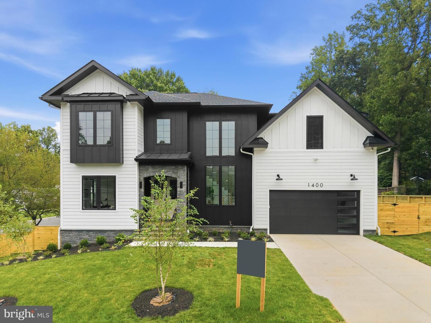 Property Photo:  1400 Desale Street SW  VA 22180 