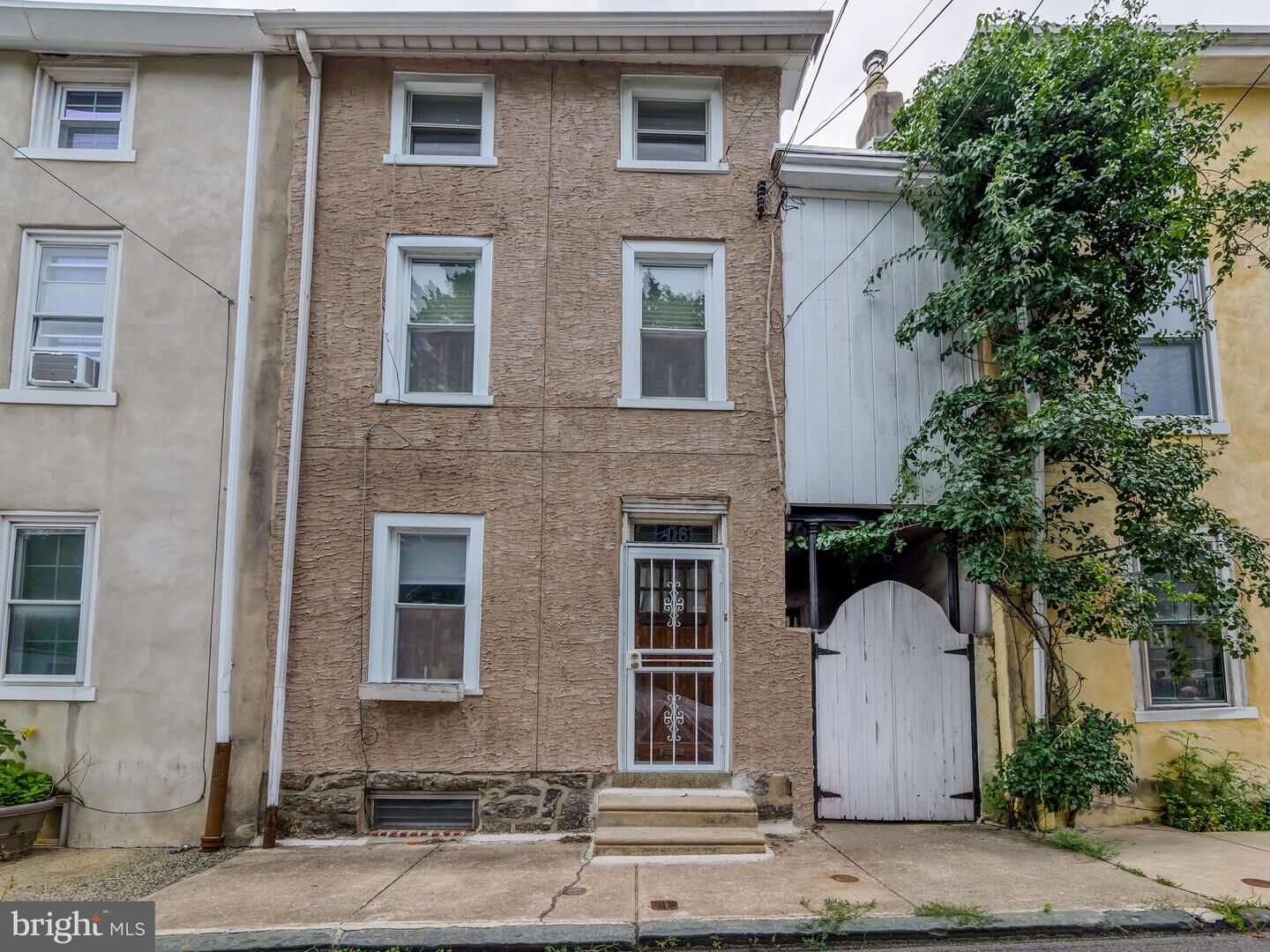 Property Photo: 418 W Woodlawn Street PA 19144