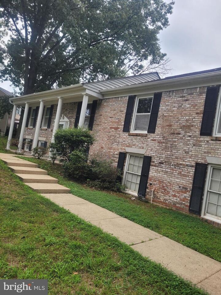 Property Photo:  11801 Fairgreen Lane  MD 20772 