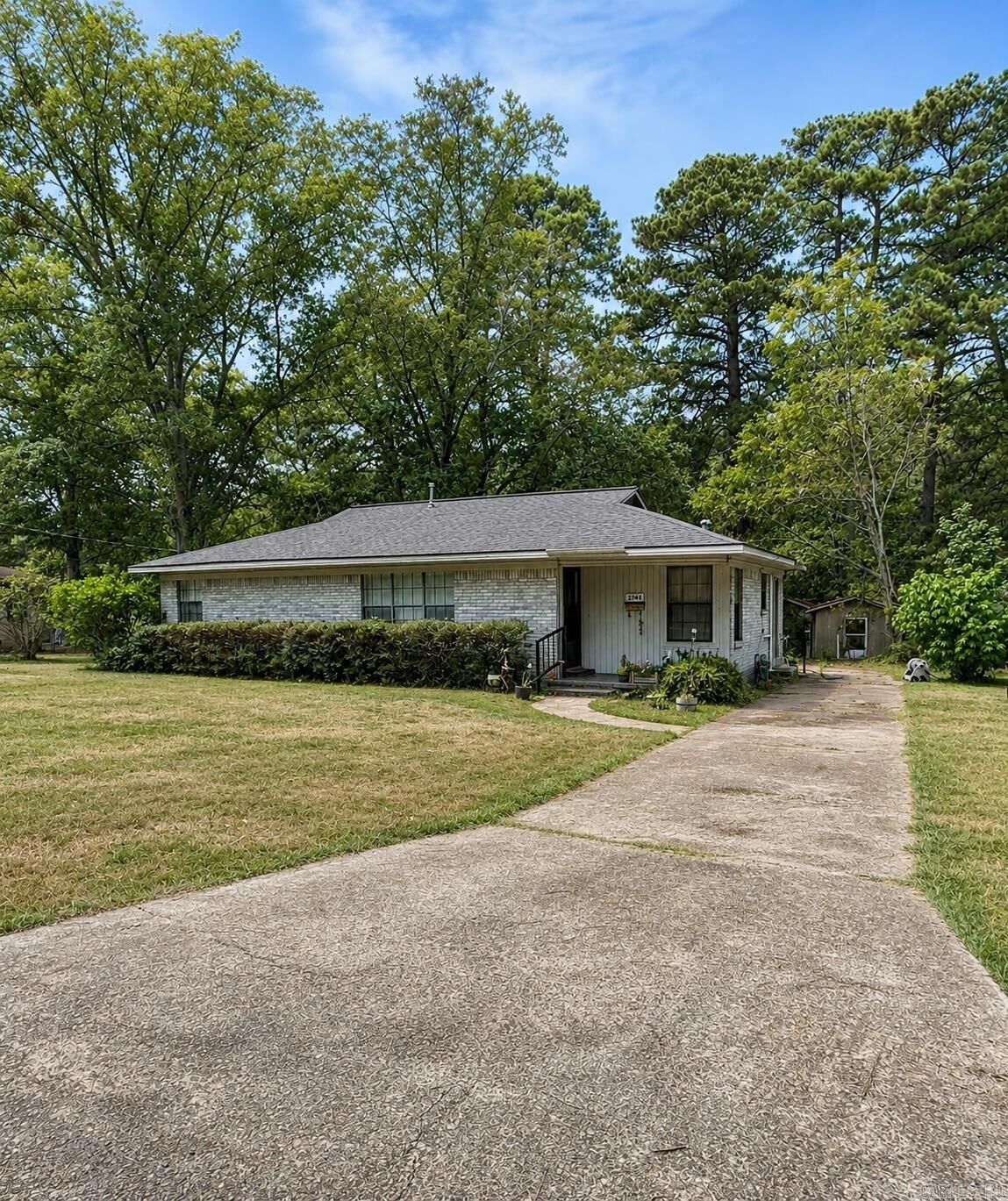 Property Photo: 2742 Evergreen Avenue AR 71701