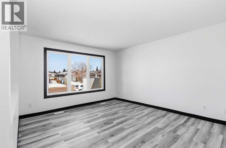 Property Photo:  162 Elmore Drive  AB T9H 4N3 