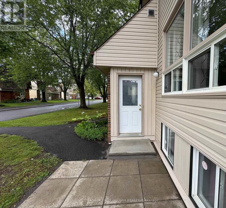 Property Photo:  19C Sonnet Crescent  ON K2H 8W8 