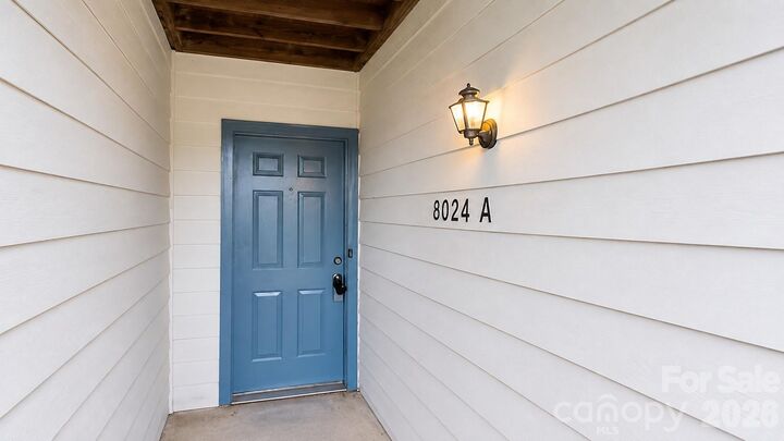 Property Photo: 8024 Tremaine Court NC 28227