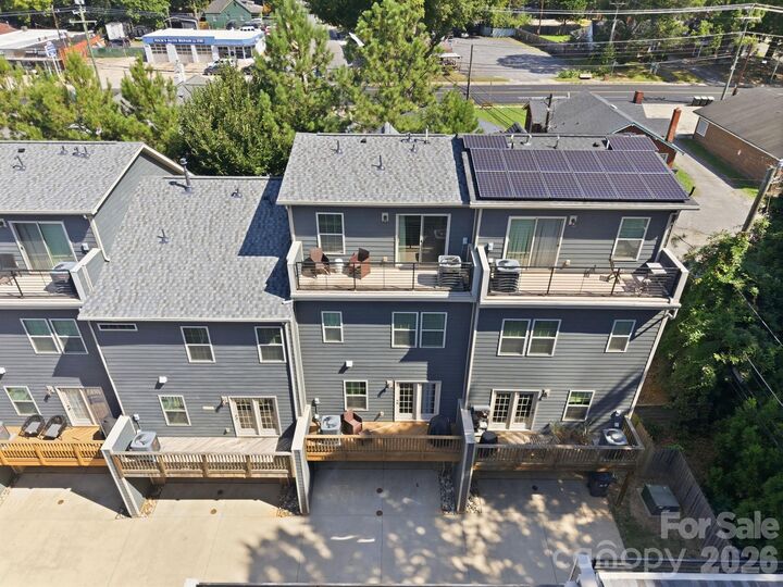 Property Photo:  1321 Queen Lyon Court  NC 28205 
