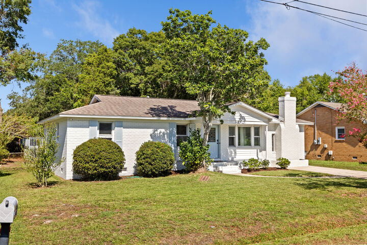 Property Photo: 4622 Glenn Street SC 29405