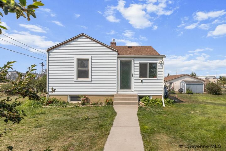 Property Photo: 1318 Cherry St WY 82007