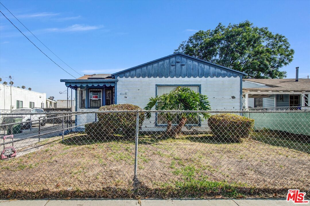 Property Photo:  4115 W 102nd St  CA 90304 
