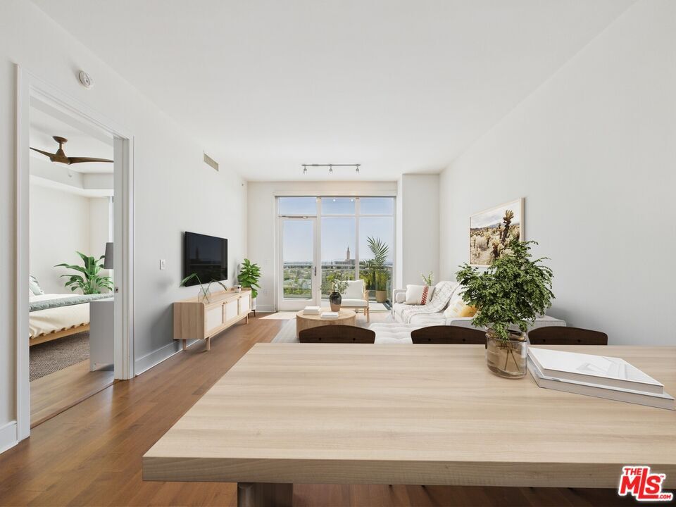Property Photo:  10700 Wilshire Blvd, Unit 706  CA 90024 