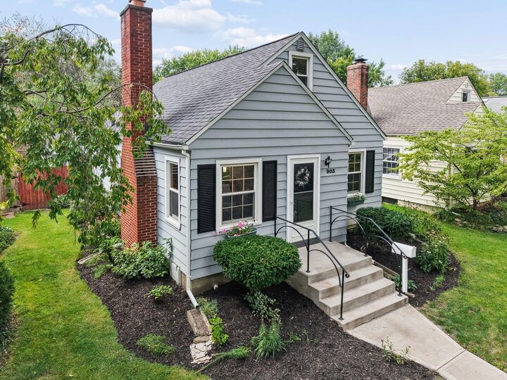 Property Photo: 903 Chelsea Avenue OH 43209