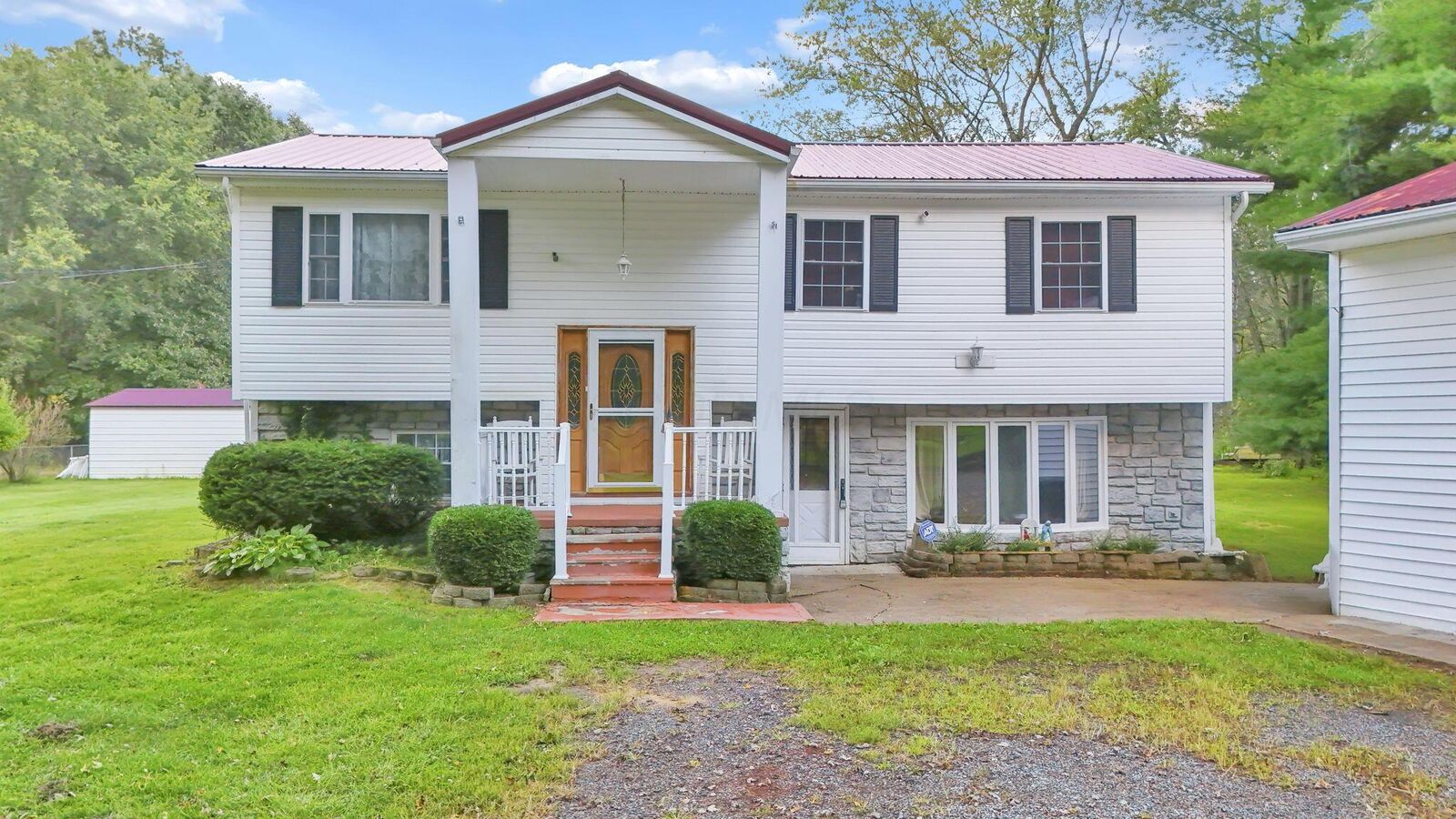 Property Photo:  6298 Fallsburg NE Road  OH 43055 