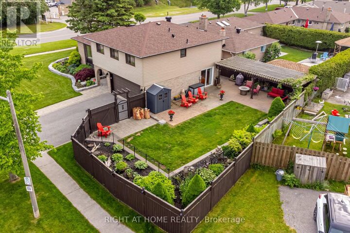 Property Photo:  51 Lewin Crescent  ON L1S 3A2 