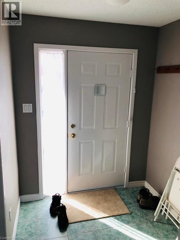 Property Photo:  806 Fairway Crescent  ON N2A 4B5 