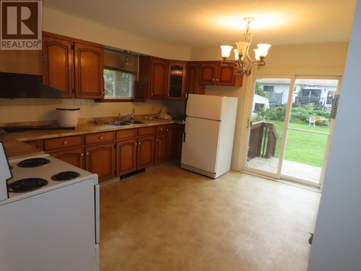 Property Photo: 32 Breton Rd ON P6B 5W6