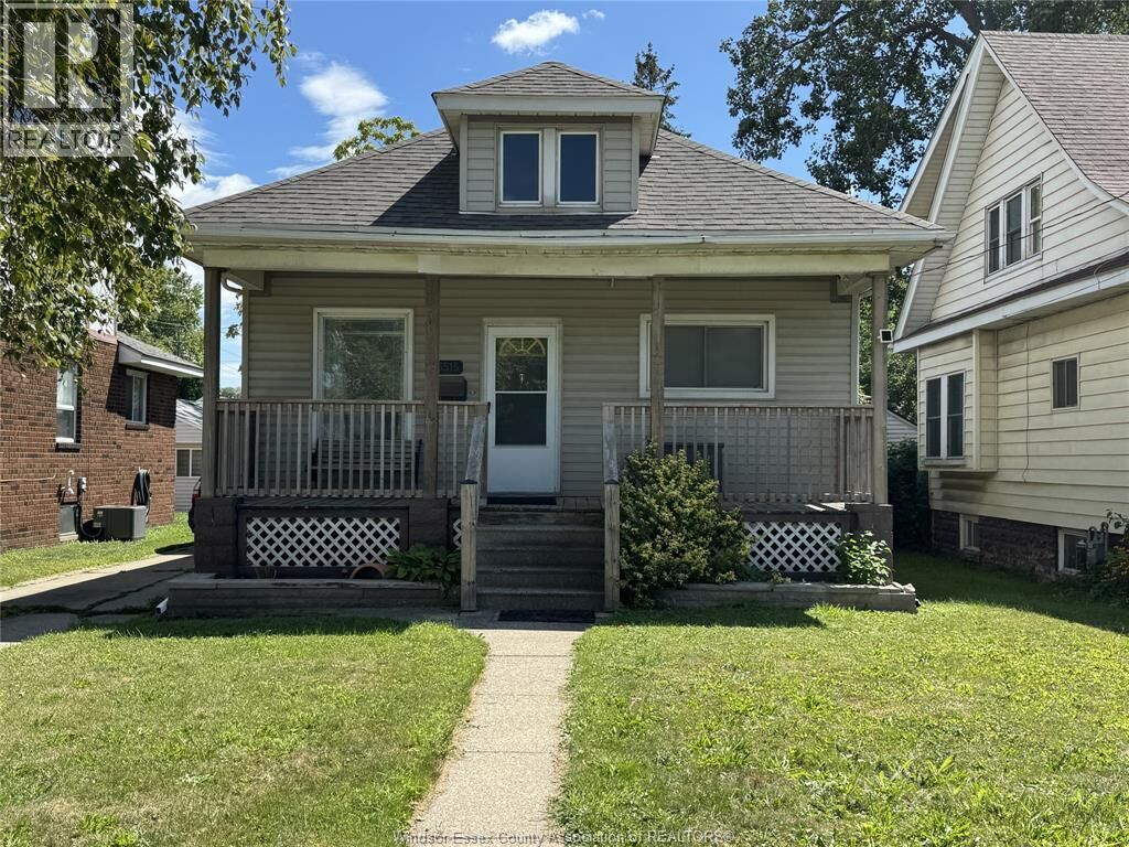 Property Photo:  3515 Sandwich Street  ON N9C 1B6 