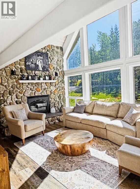Property Photo: 49329 Folding Avenue AB T7V 1X5