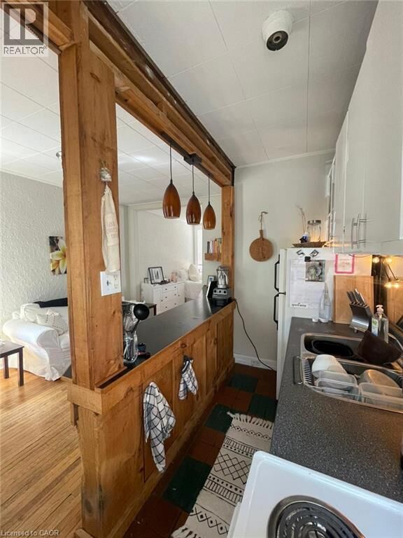 Property Photo: 80 East Byron Avenue East 2 ON N6C 1C7
