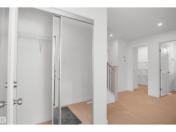 Property Photo: 938 18 Av NW AB T6T 2V2