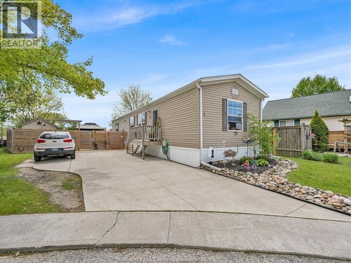 Property Photo:  1 Oak Court  ON N0R 1J0 