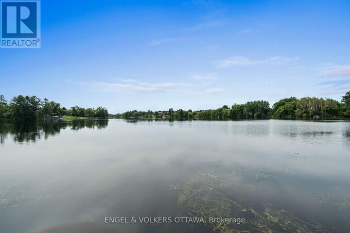 Property Photo:  5046 Mowatview Court  ON K4M 1B2 