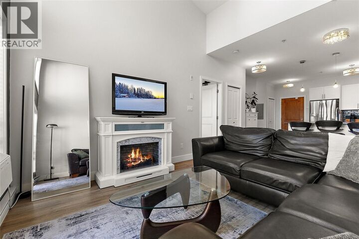 Property Photo: 866 Brock Avenue 407 BC V9Z 0L7