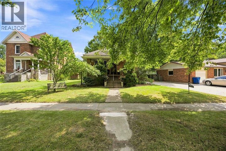 Property Photo:  807 North Street  ON N0P 1M0 