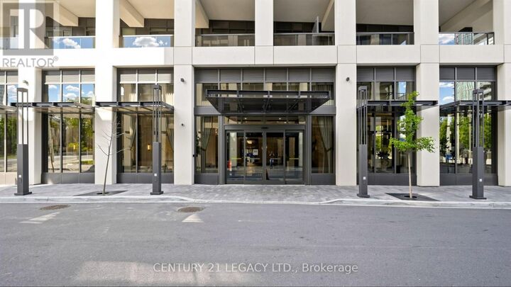 Property Photo: 30 Elm Drive West 3002 ON L5B 0N6