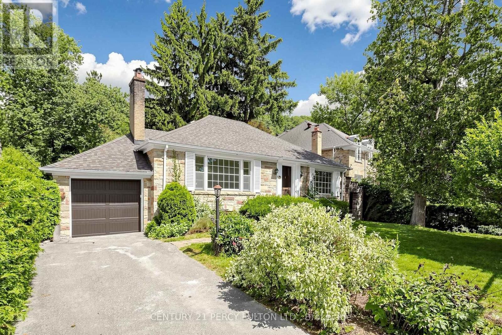 Property Photo: 50 Plymbridge Road ON M2P 1A3