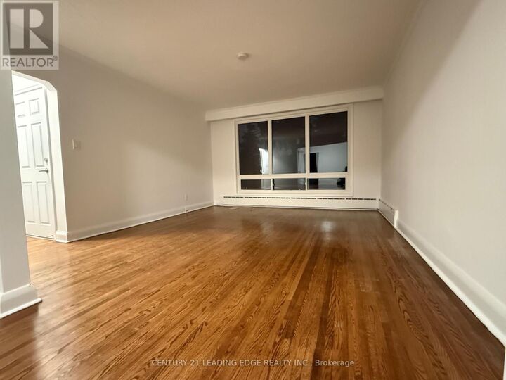 Property Photo: 426 Arlington Avenue Unit #2 ON M6C 3A2