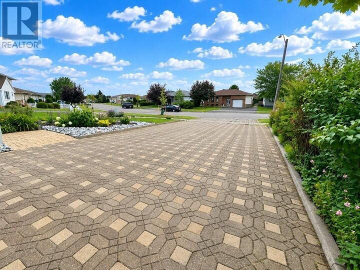 Property Photo: 108 Flamingo Drive ON P7B 6K1