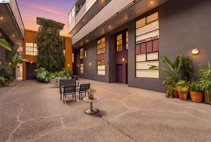 Property Photo: 6501 San Pablo Ave 407 CA 94608