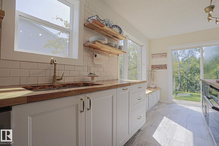 Property Photo:  16 La Costa Fairway Close  AB T7Z 2A5 