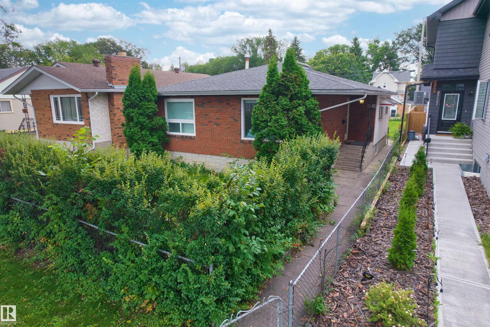 Property Photo:  8723 81 Avenue NW  AB T6C 0W5 