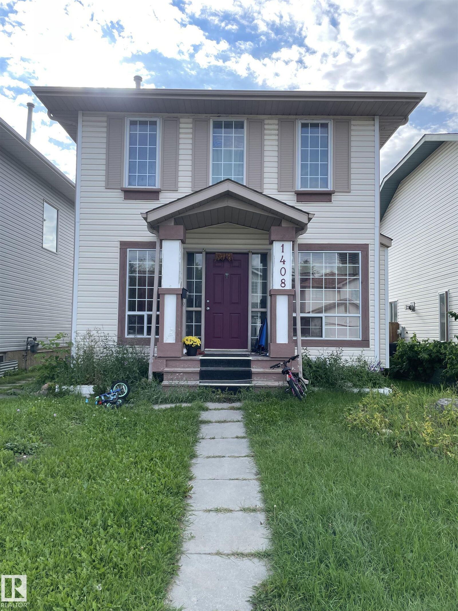 Property Photo:  1408 Jefferys Crescent NW  AB T6L 6T4 