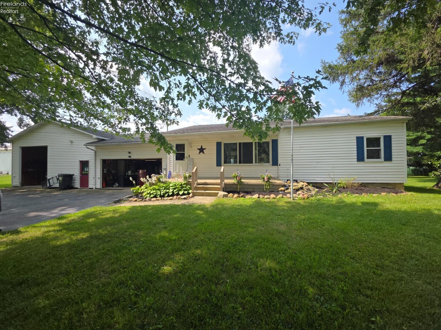 Property Photo: 2929 State Route 61 OH 44857