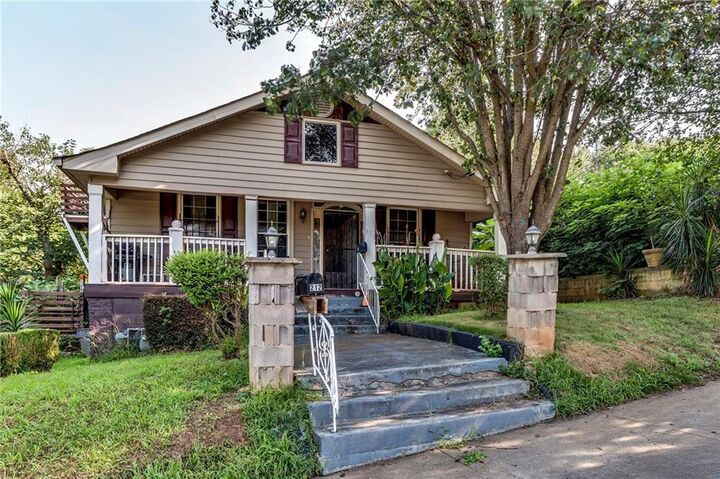 Property Photo:  212 Little Street SE  GA 30315 