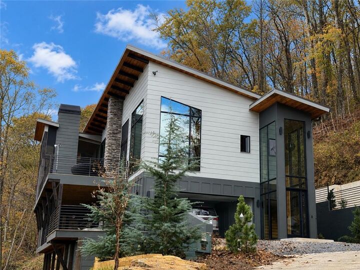 Property Photo:  970 Lakeview Drive  GA 30513 