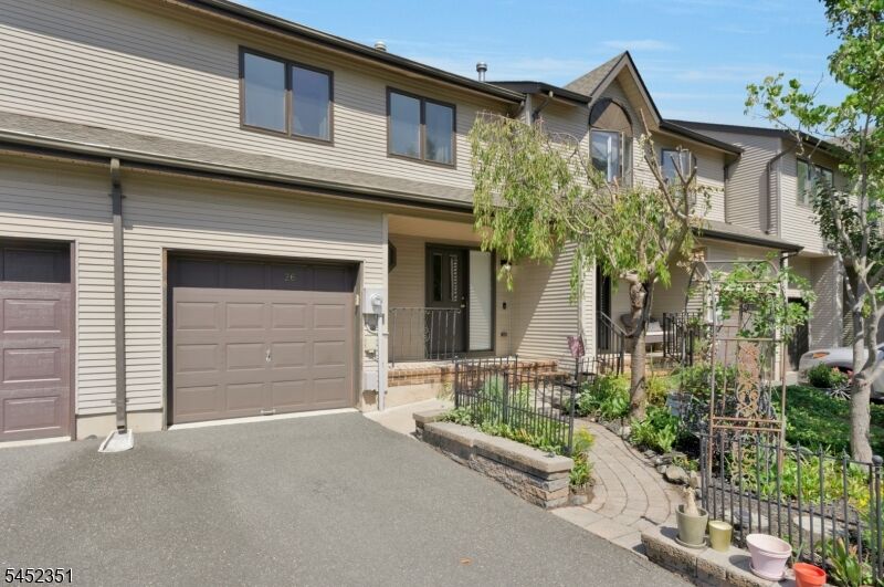 Property Photo: 26 Maple Ct NJ 08822