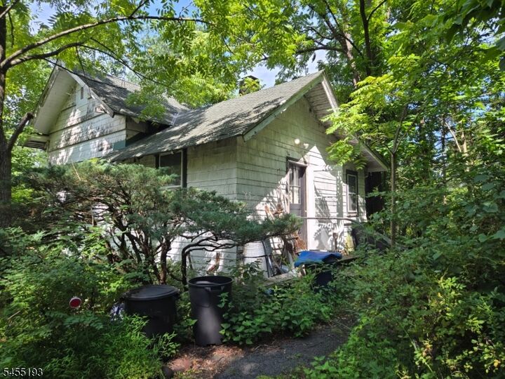 Property Photo: 2 Hewlett Rd NJ 07082
